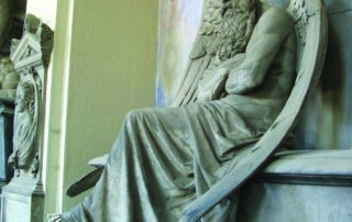 Statua del dio del tempo Chronos nel Cimitero monumentale di Staglieno, a Genova. Scolpita dall’artista Santo Saccomanno nel 1873, l’opera è collocata nel porticato inferiore a levante e fa parte della tomba di Erasmo Giuseppe Piaggio.